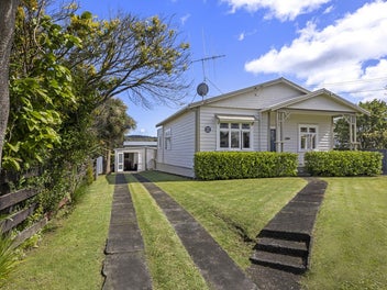 22 Wallis Street, Raglan, Raglan