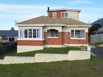 11 Earls Road, Saint Clair, Dunedin