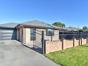 1/123 Sawyers Arms Road, Northcote, Christchurch