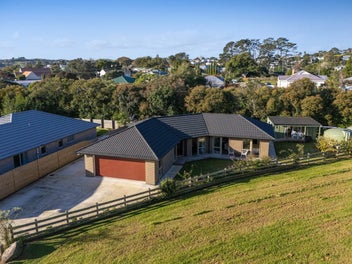 30 Kawariki Road, Helensville, Helensville