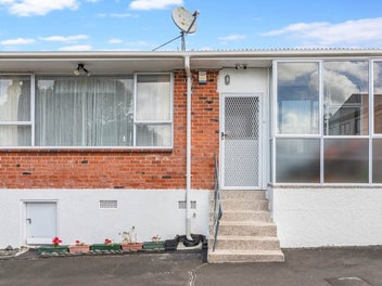 4/164 Blockhouse Bay Road, Avondale, Auckland
