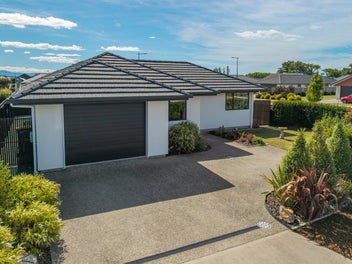 2 Bedfont Street, Richmond