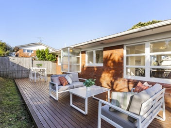 3/166 East Coast Road, Forrest Hill, Auckland