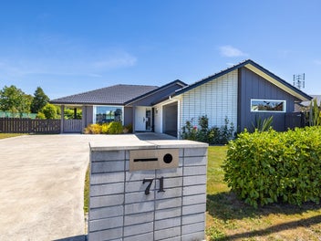 71 Feist Street, Carterton
