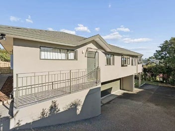 2/162 Forrest Hill Road, Forrest Hill, Auckland