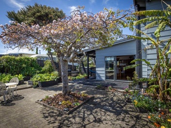 1 Bay View Road, Raglan, Raglan