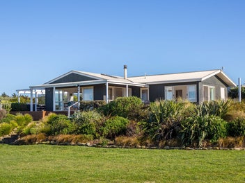 6 Beach Road, Flat Point, Masterton