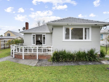 715 Te Atatu Road, Te Atatu Peninsula, Auckland