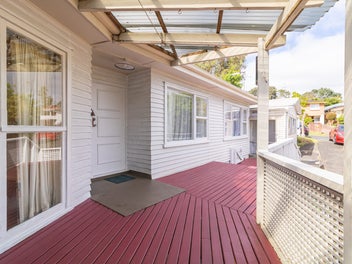 13 Totaravale Drive, Totara Vale, Auckland