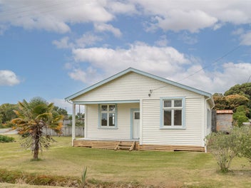 11 River Road, Hector, Hector