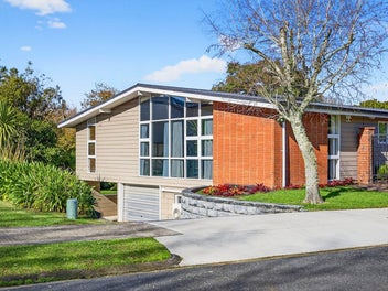 8 Blue Gum Rise, Sunnyhills, Auckland