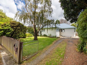 8 Davis Crescent, Elderslea, Upper Hutt