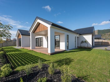 1 Greenway Crescent, Hope, Richmond