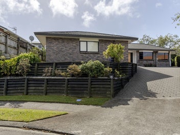 15 Sandel Rise, Merrilands, New Plymouth
