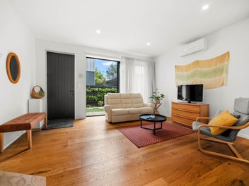 29/82 East Coast Road, Milford, Auckland