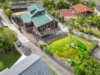 2/2 Rossmore Terrace, Murrays Bay, Auckland