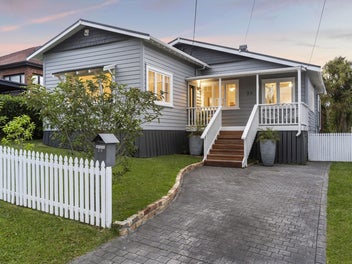 24 Le Roy Terrace, Birkenhead, Auckland