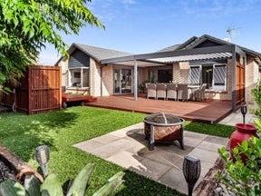 72 Oriental Parade, Papamoa Beach, Papamoa
