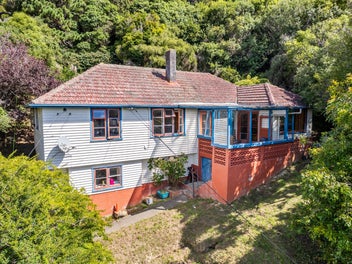 11 Hill Grove, Naenae, Lower Hutt
