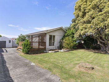 15 Gibbons Road, Weymouth, Auckland