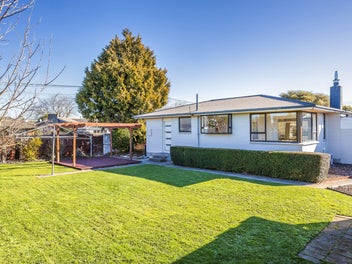 42 Chedworth Avenue, Bishopdale, Christchurch