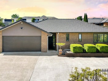 56 Farnborough Drive, Grandview Heights, Hamilton