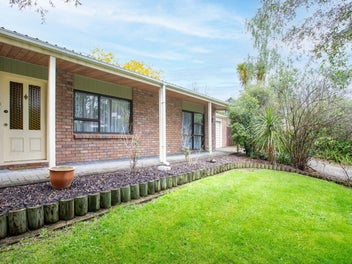 5 Marlowe Drive, Leamington, Cambridge