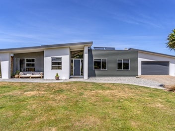 16 Hollybank Lane, Lyttelton