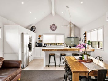 475A Beach Road, Murrays Bay, Auckland