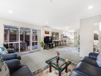 87 Golfland Drive, Golflands, Auckland