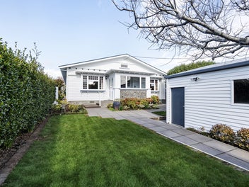 15 Glen Almond Street, New Plymouth, New Plymouth