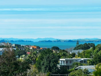1 Stitchbird Close, Murrays Bay, Auckland