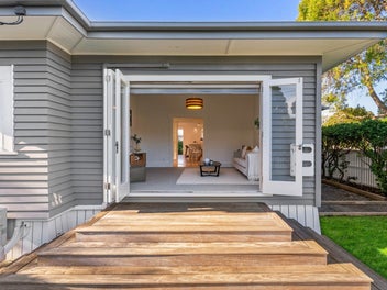 85 Kiwi Road, Point Chevalier, Auckland