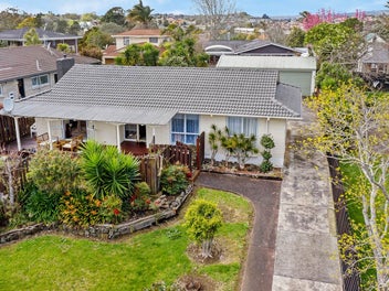 16 Booralee Avenue, Botany Downs, Auckland