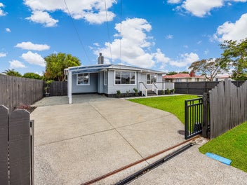 114 Old Wairoa Road, Papakura, Papakura