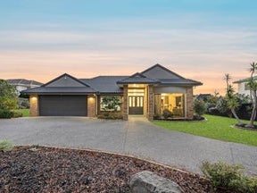 35 Anaheim Boulevard, Shamrock Park, Auckland