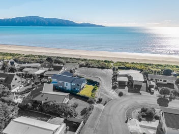 31 Oratia Street, Waikanae Beach, Waikanae