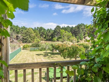 28 Drake Street, Waikawa Beach, Levin