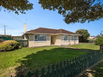 38 Manuka Street, Castlecliff, Whanganui