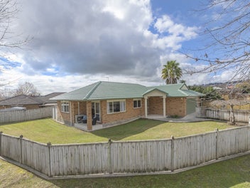 14 Carisbrook Crescent, Papakura, Papakura