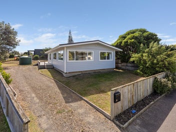16 Karaka Street, Otaki Beach, Otaki