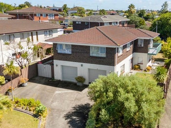 9 Darlington Place, Glendene, Auckland