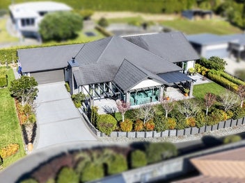 7B Royal Heights, Glen Avon, New Plymouth