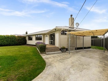 5 Warwick Crescent, Taradale, Napier