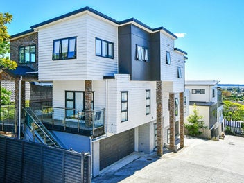 4225A Great North Road, Glendene, Auckland