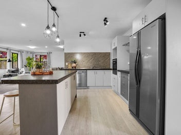 109 Farnborough Drive, Grandview Heights, Hamilton