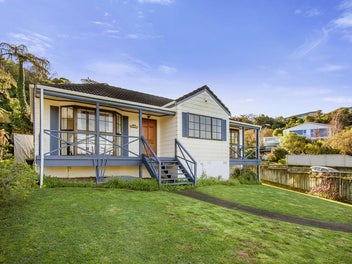 32 Pekanga Road, Normandale, Lower Hutt