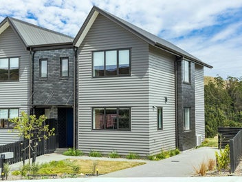 42 Turtleback Avenue, Whitby, Porirua