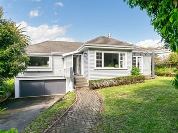 29 Ngatitoa Street, Tawa, Wellington