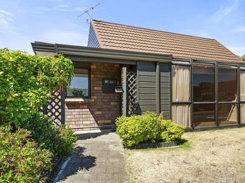 2/18 King Street, Petone, Lower Hutt